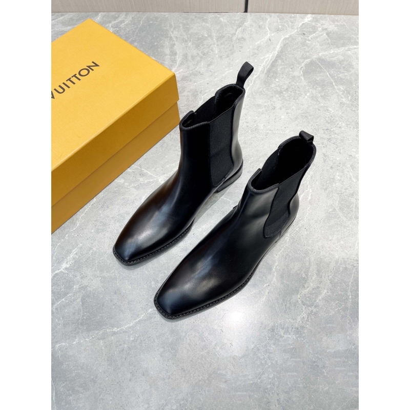 l**is V*t*n boots